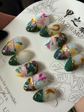 Hand-Painted Floral Green Press-On Nails